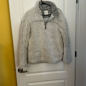 Woolly pullover shirt.